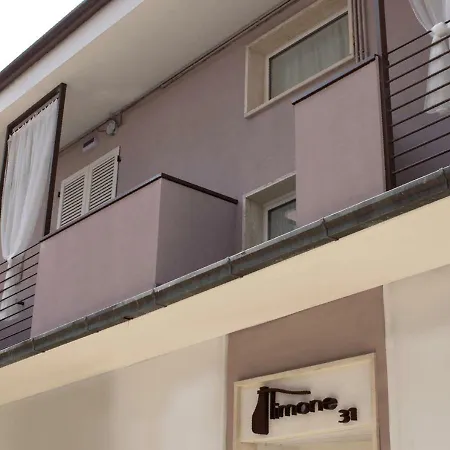 Nyaraló Timone 31 *